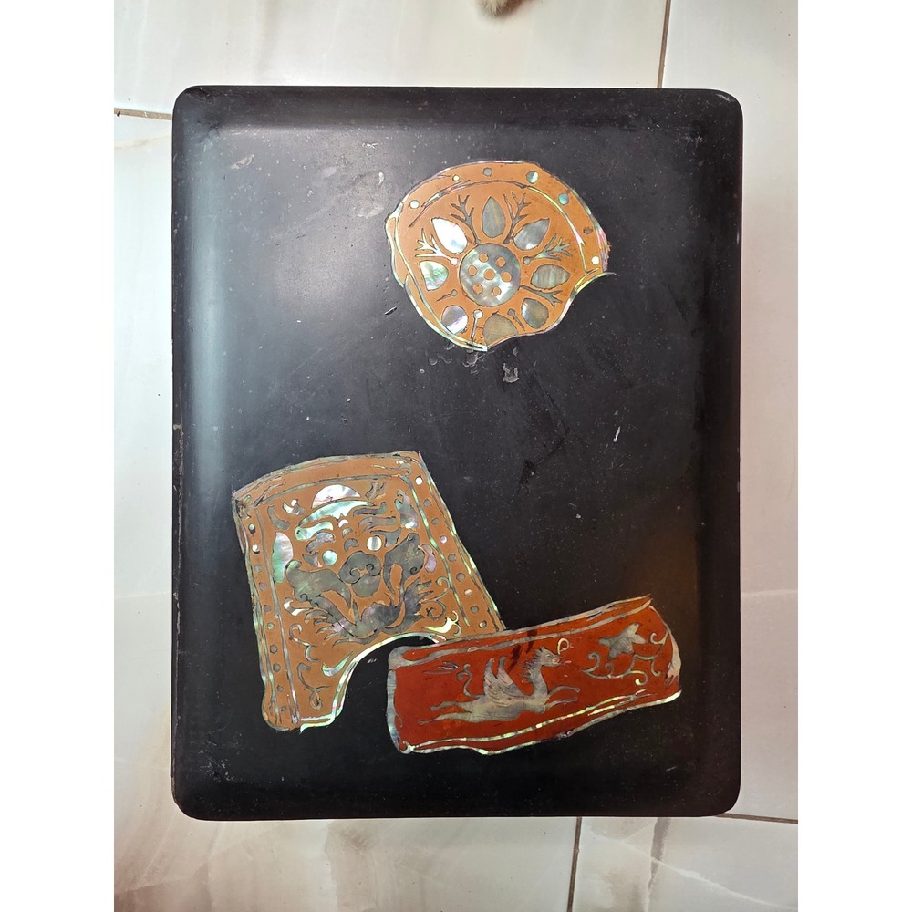 Antique Chinese Black Lacquer Box Mother of Pearl Shell Inlay Dragon Winged A3